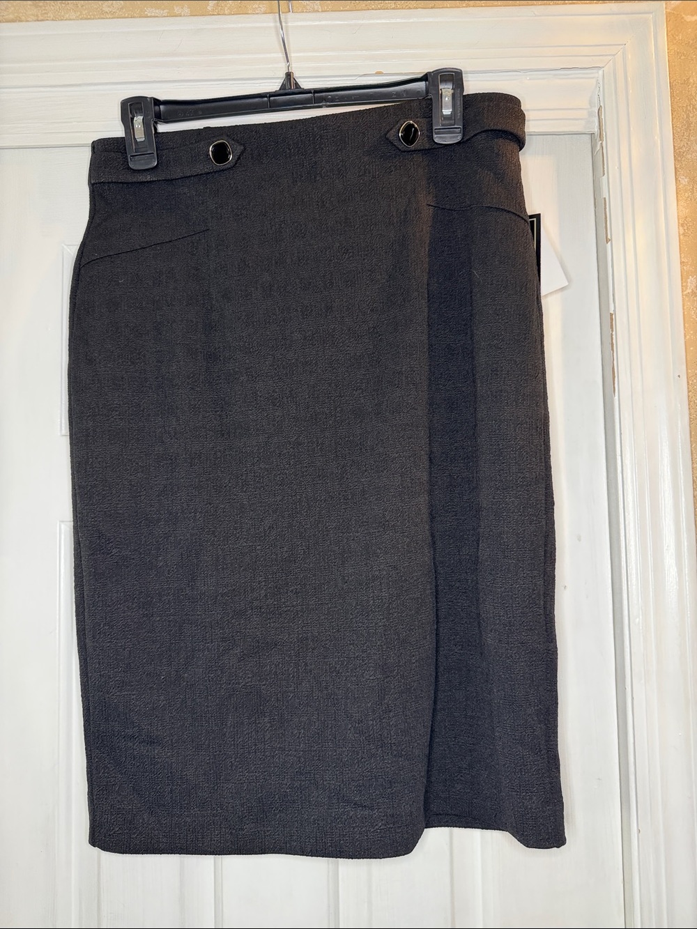 Tailored Black Pencil Skirt with Subtle Side Panel